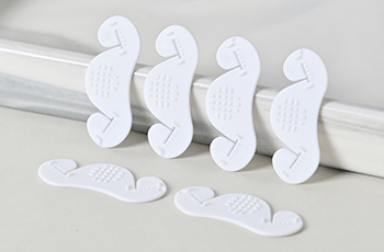 Special shape adjustable hook